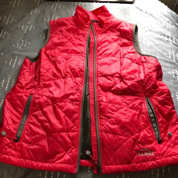L.L. Bean Jackets & Blazers - LL Bean Light Weight Puffer vest L.L. Bean Jackets & Blazers - LL Bean Light Weight Puffer vest